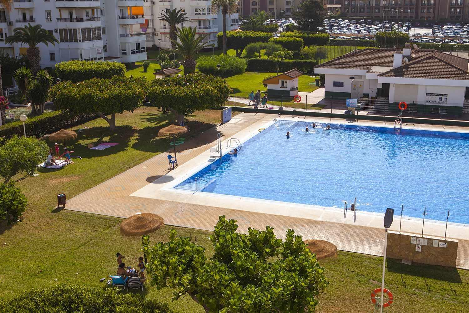 Апартаменти A 100M De Playa Piscina Y Todos Los Servicios Торрокс Екстер'єр фото